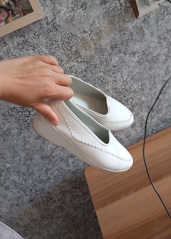 38 Beden Beyaz Düğmeli Loafer Ayakkabı