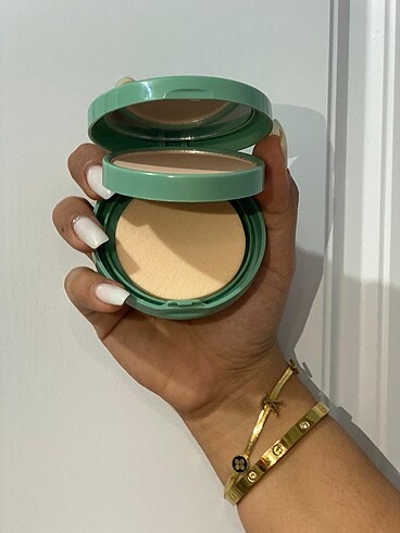 Clinique ClınıQue pudra