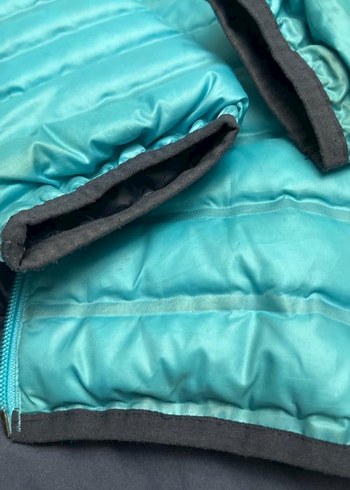 Mavi Parlak Fermuarlı Kadın Kış Montu - Görsel 5