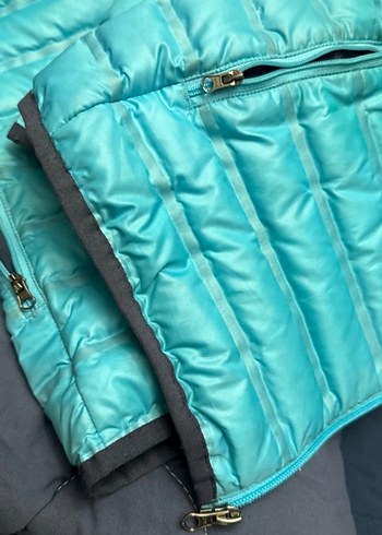 Mavi Parlak Fermuarlı Kadın Kış Montu - Görsel 4