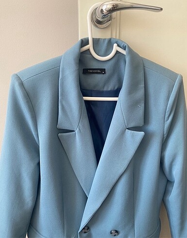 38 Beden Mavi blazer çeker