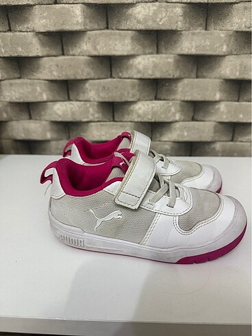 26 Beden beyaz Renk Puma spor ayakkabı