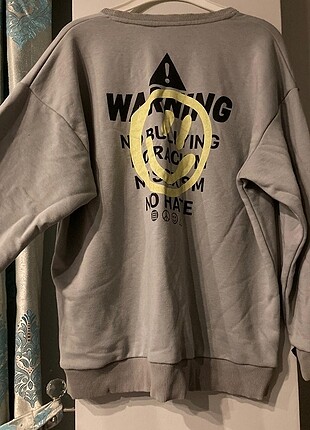 Sweatshirt