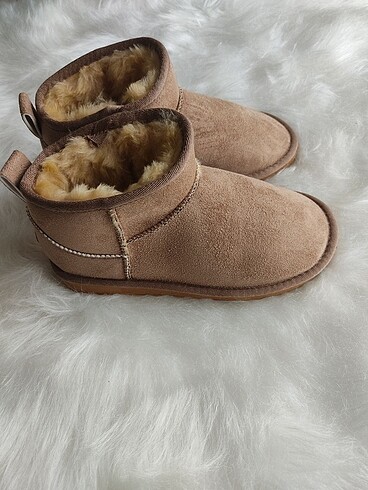 40 Beden Ugg ayakkabı ultramini
