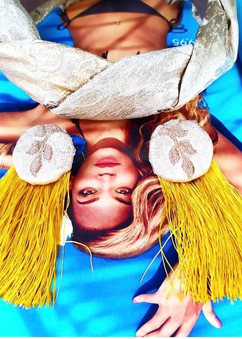 Sarı Püsküllü Mini Nakışlı Bohem Küpe - Görsel 2