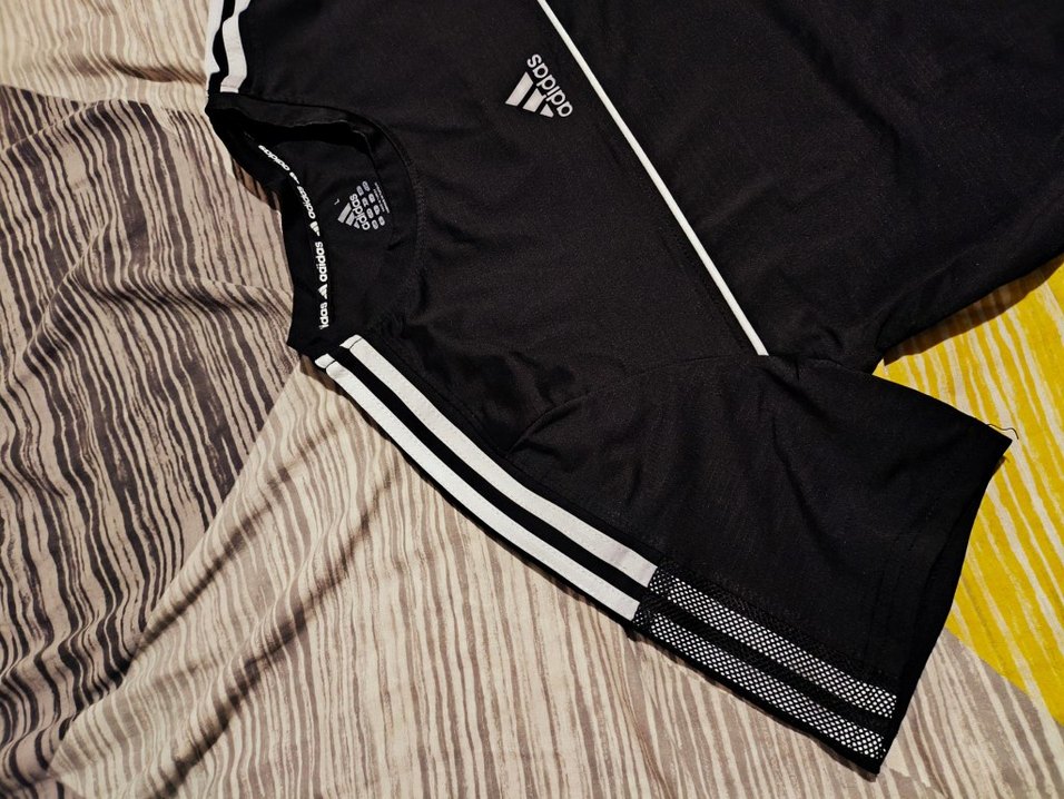 Adidas Siyah Tişört — görsel 3/4