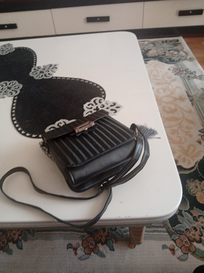 Kilitli Siyah Deri Kadın Çanta - Görsel 4