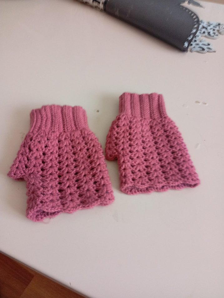 Pembe Örgü Kadın Eldiveni - Görsel 4