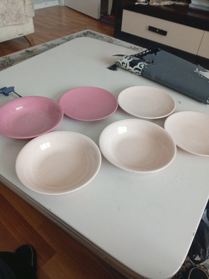 Pastel Pembe ve Beyaz Yemek Tabağı Seti - Görsel 2