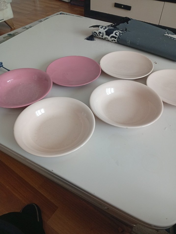 Pastel Pembe ve Beyaz Yemek Tabağı Seti - Görsel 3