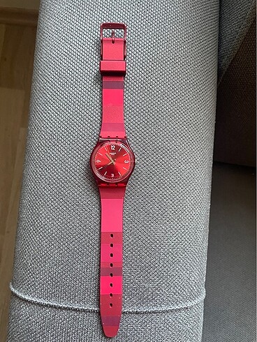 Swatch Kırmızı Saat