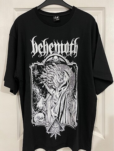 Behemoth baskılı geniş kesim tshirt
