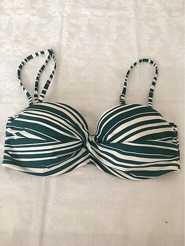 H&M bikini üstü