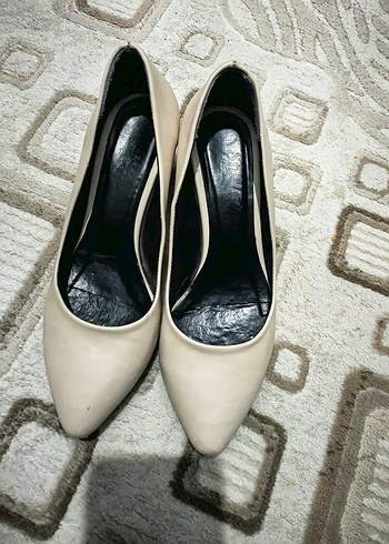 Beyaz Minimalist Stiletto Topuklu Kadın Ayakkabı - Görsel 4