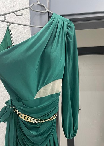 Zincir Detaylı Straplez Uzun Kadın Elbise - Görsel 5