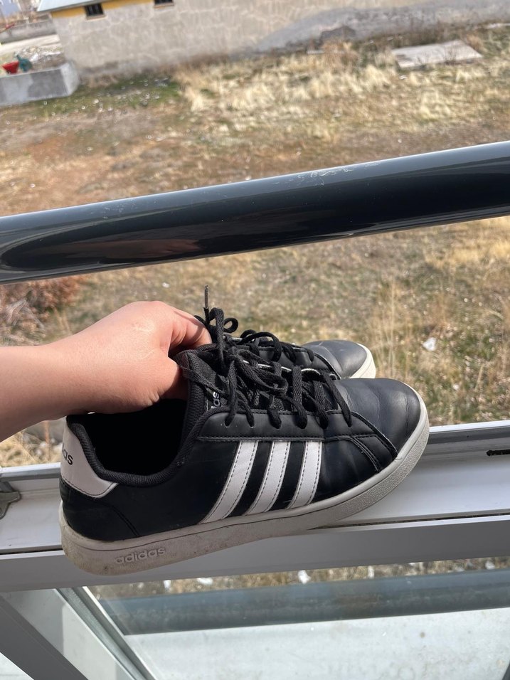 Adidas Siyah Beyaz Kadın Sneakers - Görsel 2