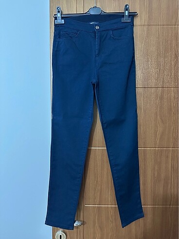 Beli lastikli pantolon