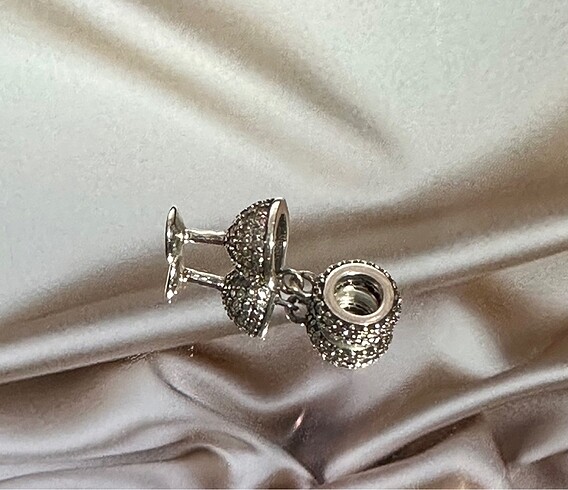  Beden gri Renk pandora kadeh charm