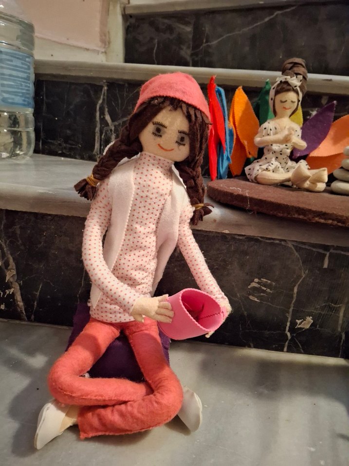 Renkli Kıyafetli El Yapımı Keçe Bebekler - Görsel 5