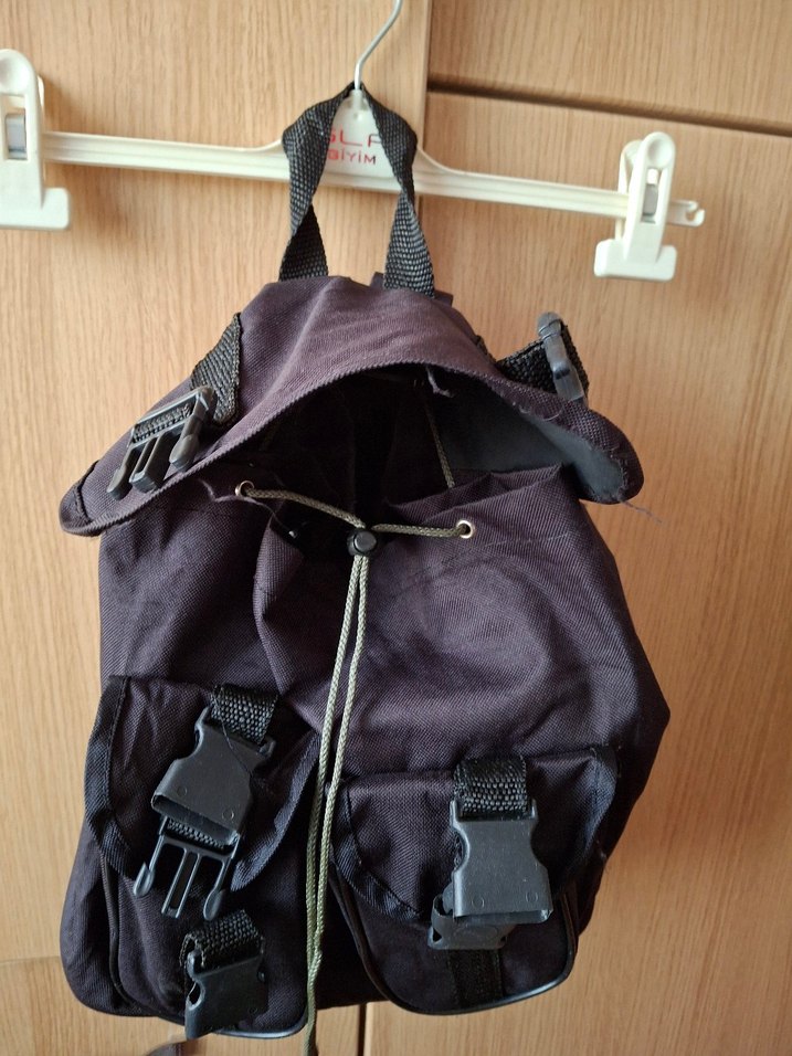 Siyah Tokalı Kadın Sırt Çantası - Görsel 3