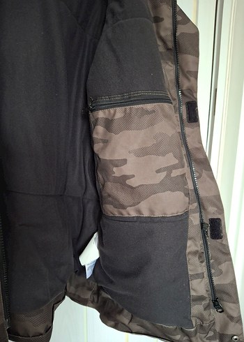 Düğmeli Fermuarlı Kamuflaj Desenli Erkek Montu - Görsel 9