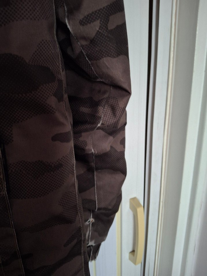 Düğmeli  Fermuarlı Kamuflaj Desenli Erkek Montu - Görsel 4