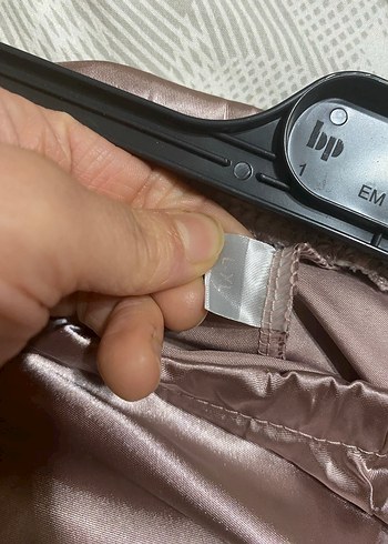 Saten Görünümlü Salaş Şort - Görsel 4