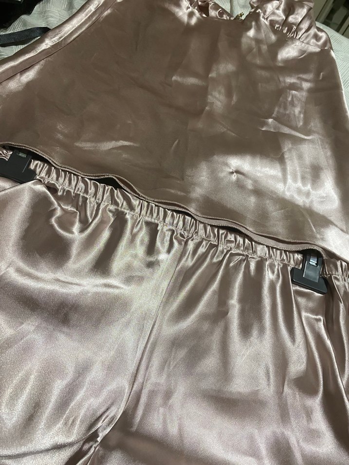 Saten Görünümlü Salaş Şort - Görsel 2