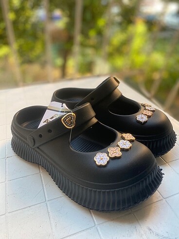 SİYAH TOKALI CROCS