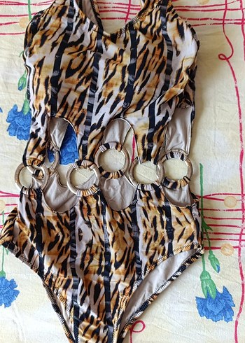 Kahverengi Yılan Desenli Tokalı Kadın Mayo - Görsel 3