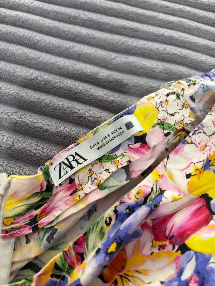 Zara mini çiçek desenli Elbise - Görsel 2