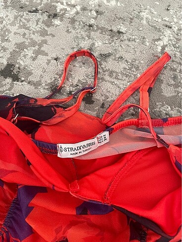 m Beden Stradivarius tül detaylı bodysuit