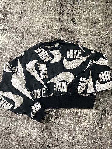 Nike sweatshirt