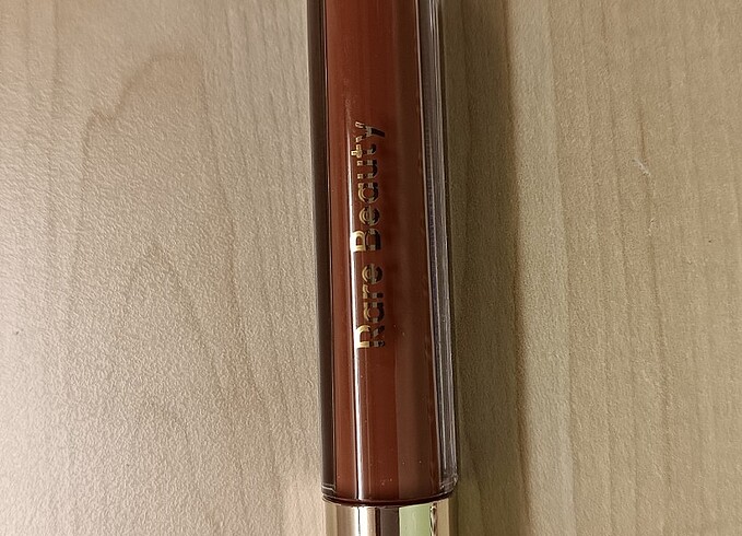  Beden Rare Beauty Gloss