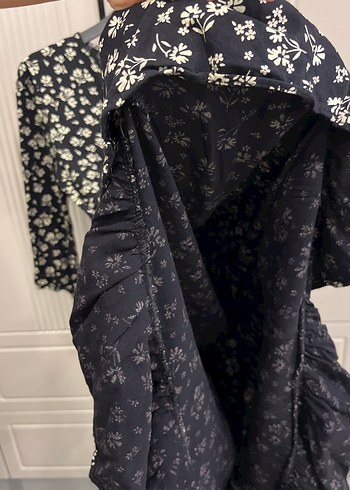 Siyah Çiçekli V Yakalı Midi Elbise - Görsel 2