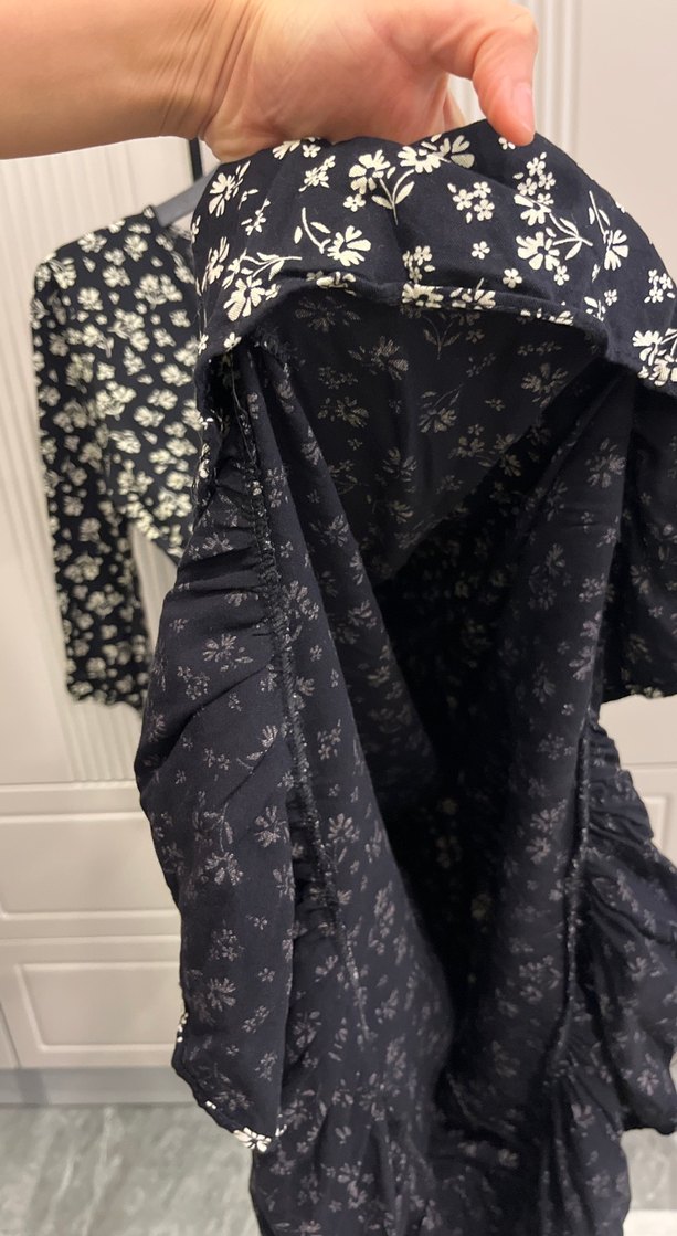 Siyah Çiçekli V Yakalı Midi Elbise - Görsel 2