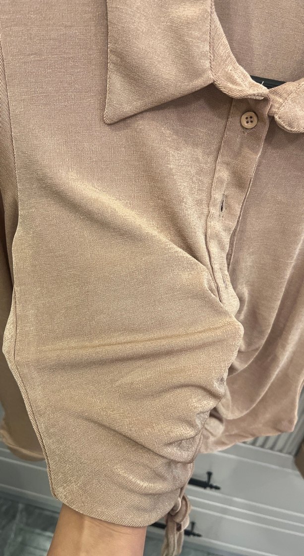 Bej Düğmeli  kadife  Gömlek - Görsel 2