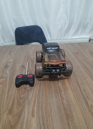 Uzaktan kumandalı büyük boy jeep