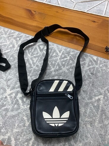 Adidas çanta