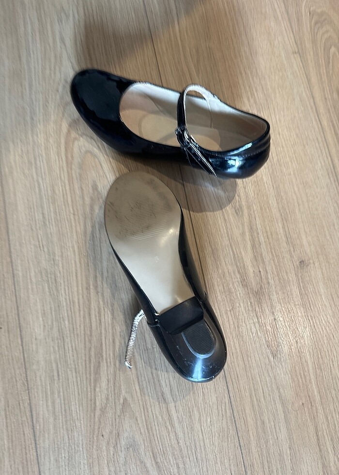 Deri topuklu ayakkabı - Görsel 5