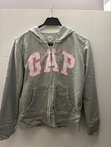GAP sweatshirt