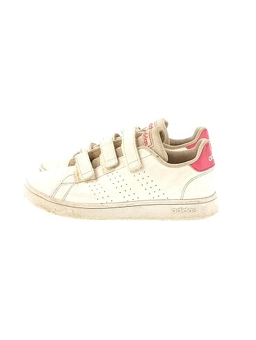 Adidas Spor Ayakkabı %70 İndirimli.