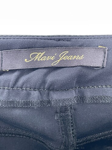 26 Beden siyah Renk Mavi Jeans Düz Kesim %70 İndirimli.