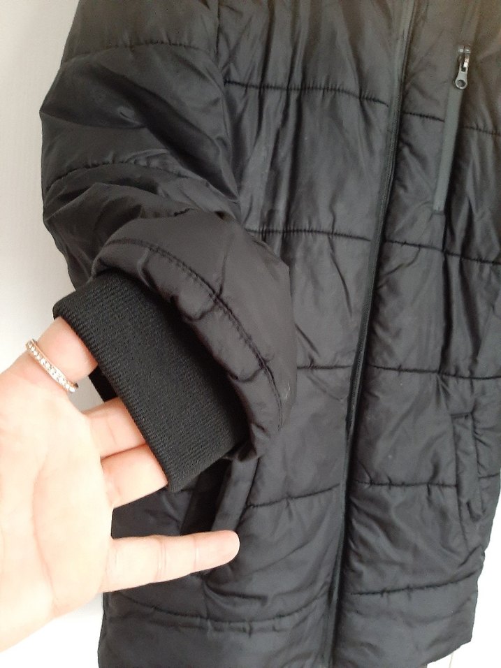 Kapüşonlu Siyah Erkek Çocuk Kaban - Görsel 3