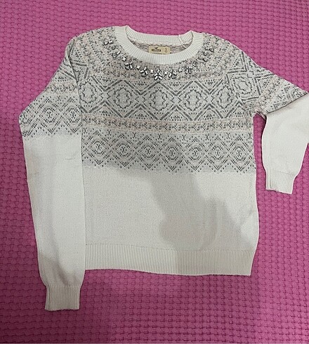 Hollister taş detaylı kazak