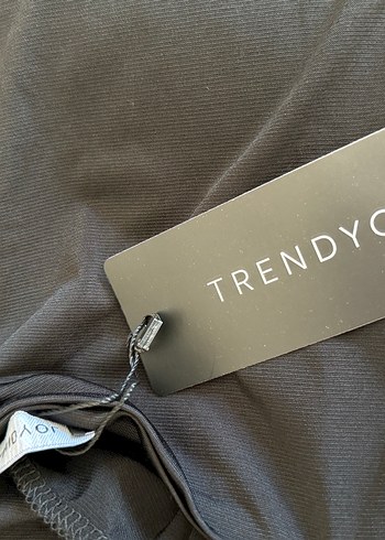 Trendyol & Milla Siyah mini askılı elbise