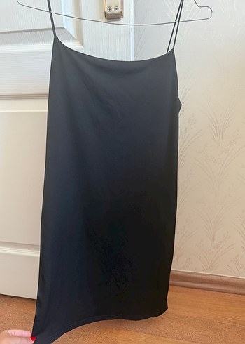 Siyah mini askılı elbise