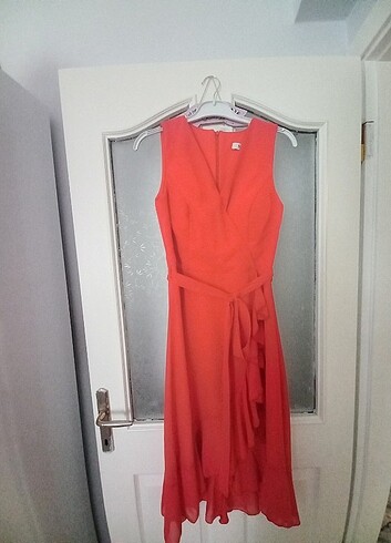 Kırmızı kısa elbise 