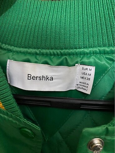 Bershka Cekett