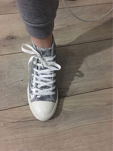 38 Beden beyaz Renk Mango converse tipi ayakkabı